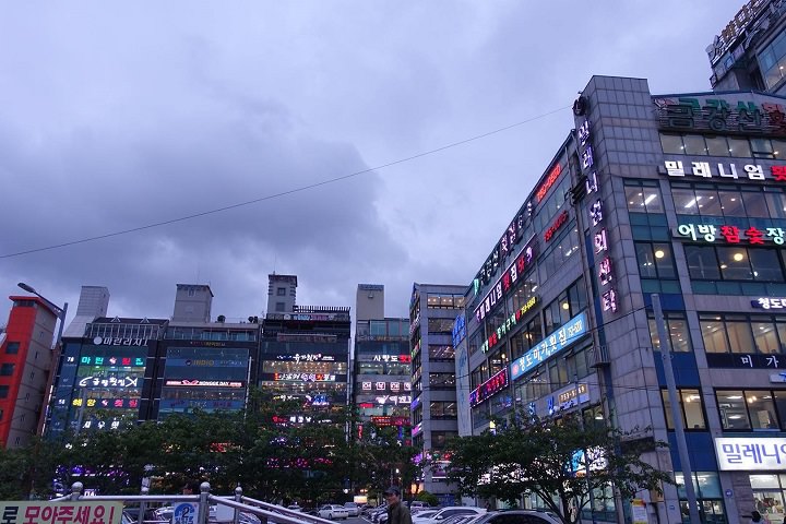 釜山周末游-车展~傍晚的海边~釜山市场~_韩国旅游攻略_韩国旅游网