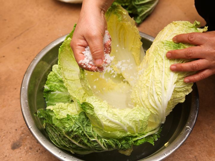 越冬泡菜的制作过程