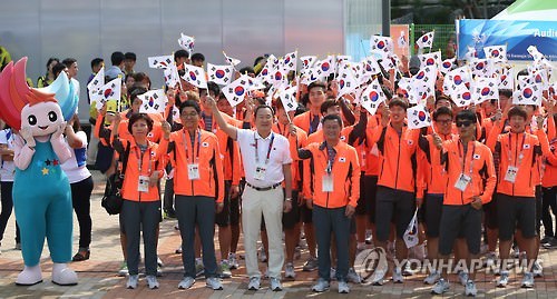 第28届世界大学生夏季运动会韩国体育代表团2日在位于光州西区的大运会运动员村举行入住仪式。（韩联社）