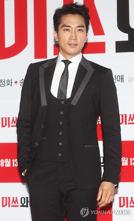 韩星宋承宪和中国演员刘亦菲恋情公开