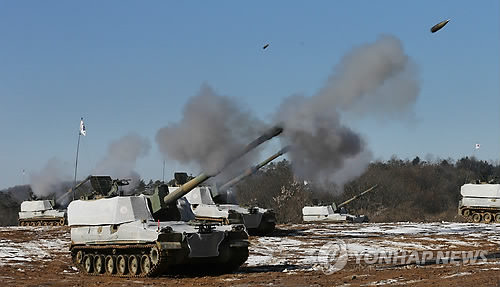 资料图片：韩国陆军实施的综合火力剿敌演习 （韩联社）