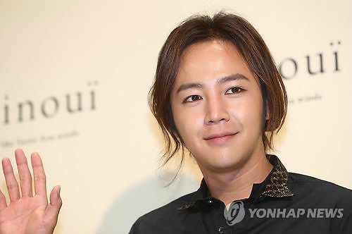 张根硕与粉丝访问儿童福利院并捐款