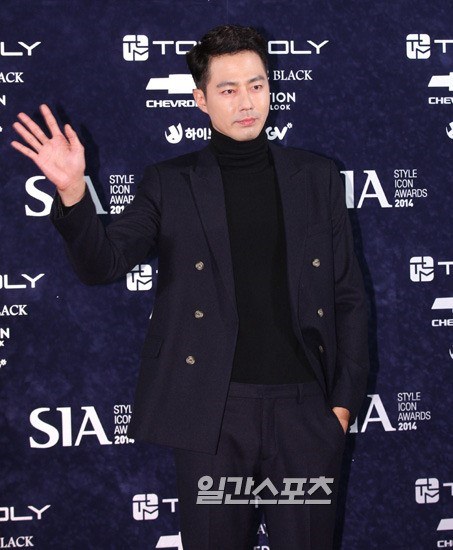 中国粉丝私闯赵寅成家