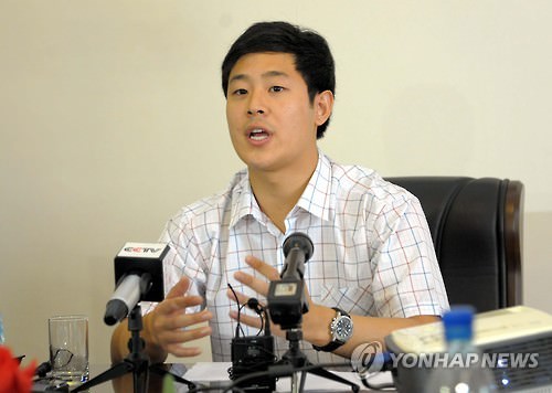 资料图片：9月25日，在朝鲜平壤，朱某在平壤召开记者会。（韩联社）