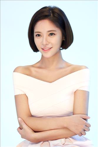 黄正音在华人气飙升微博粉丝每周增加4千人