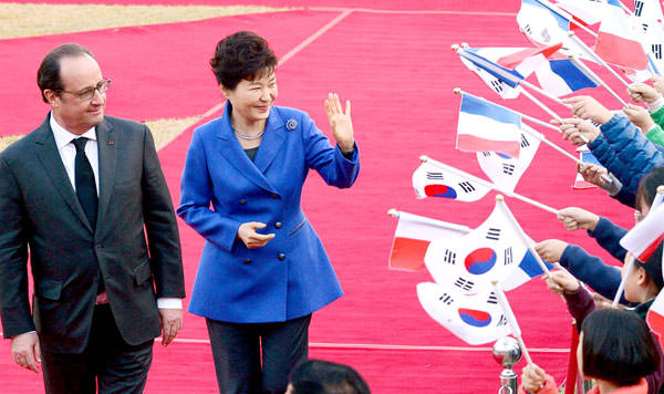 韩法首脑宣布“加强领域合作关系”