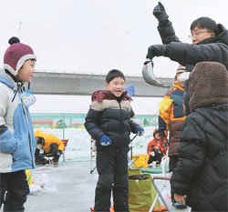 抱川和加平明年1月举行冰钓冬季庆典