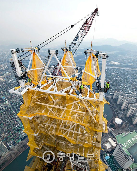 蚕室乐天世界塔成为韩国最高建筑