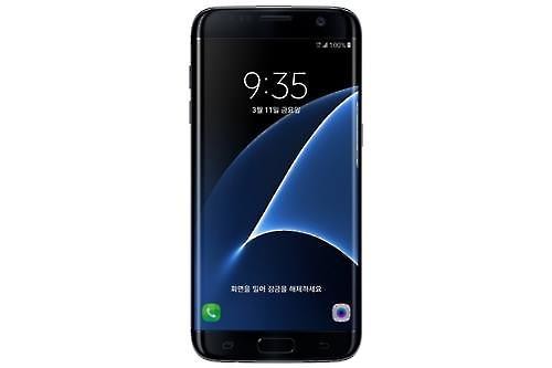 三星电子新一代旗舰智能手机Galaxy S7 （韩联社）