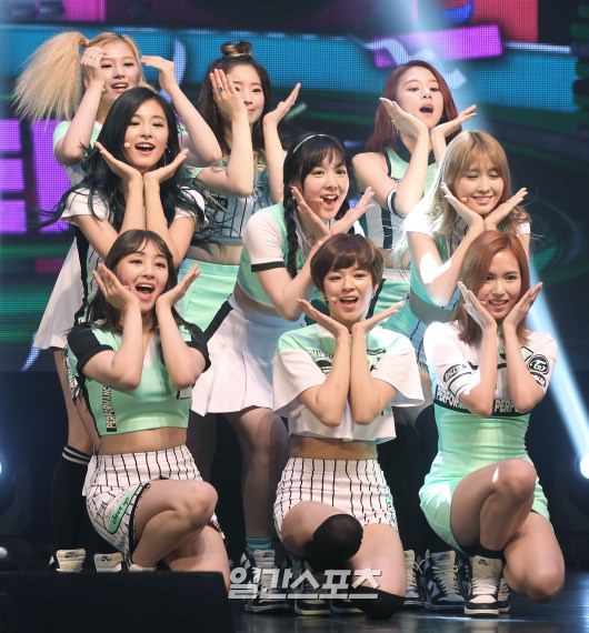 女团TWICE变身啦啦队