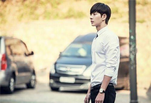 朴海镇在《奶酪陷阱》中的剧照