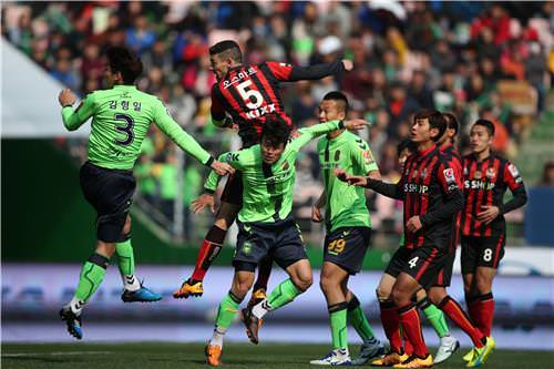 资料图片：全北现代对阵首尔FC（韩国足协提供）