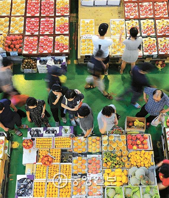 韩国市民忙于置办中秋节用品