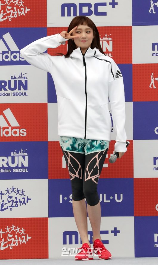 李圣经现身汝矣岛公园 参加马拉松