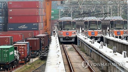 韩铁路地铁罢工第二天 货运受影响