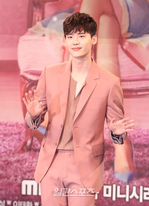 “李钟硕明星手机”面向中国市场出售