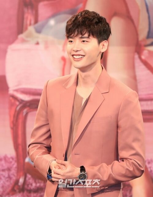 李钟硕出演Davichi新曲MV