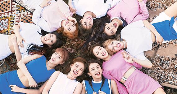 去年出道后一年内发表三张迷你专辑的女子组合TWICE。【照片由JYP娱乐公司提供】