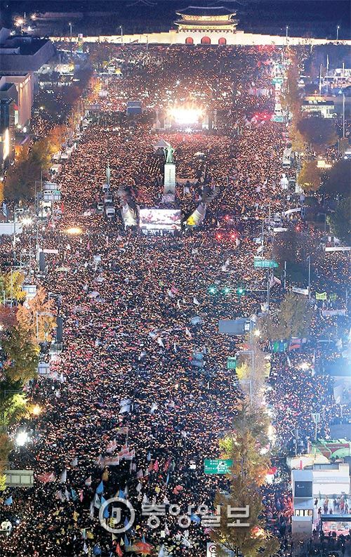 韩国书写新历史 百万国民齐示威