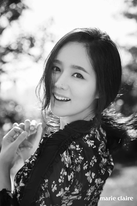 韩佳人拍摄时尚大片谈及晋升人母生活