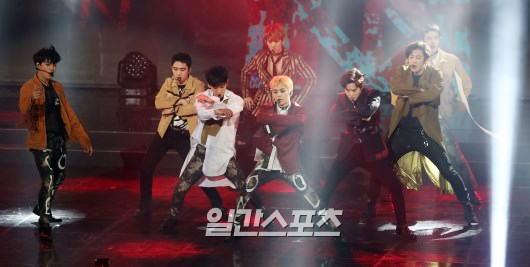 EXO在GAON CHART献唱