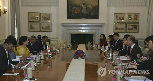 韩印商定建立外交国防副部长会谈机制