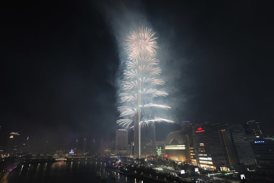 全球第三高楼乐天世界塔今日开业