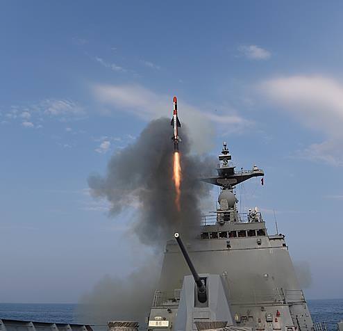 韩国成功研发“舰地战术导弹”