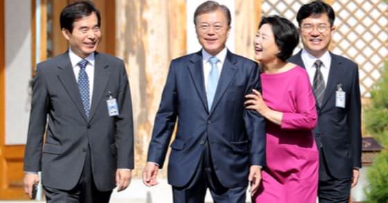 [图片来源：青瓦台摄影记者团]