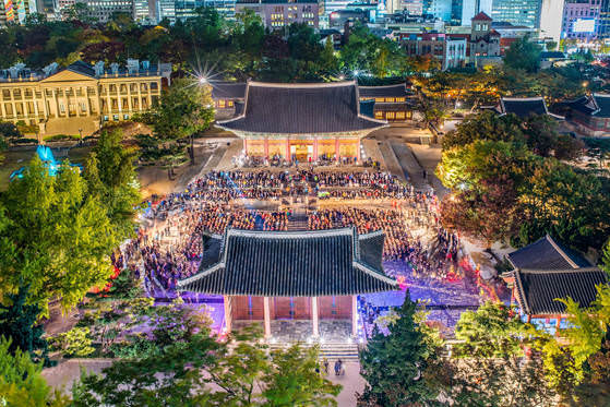 漫步贞洞春夜之路 尽享历史文化底蕴