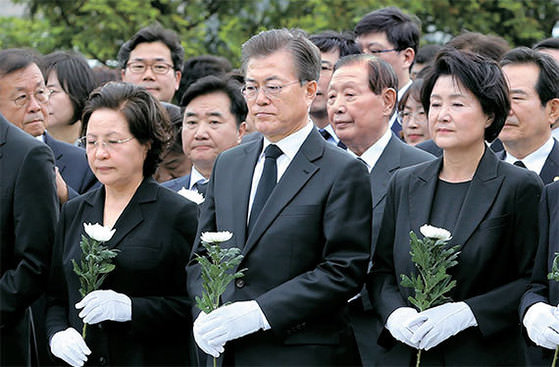 文在寅总统：我们将会超越卢武铉政府