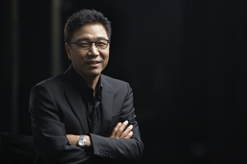SM娱乐创始人李秀满获奖