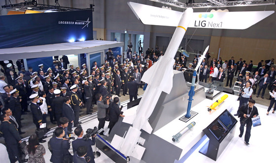 釜山国际造船海洋大典开幕