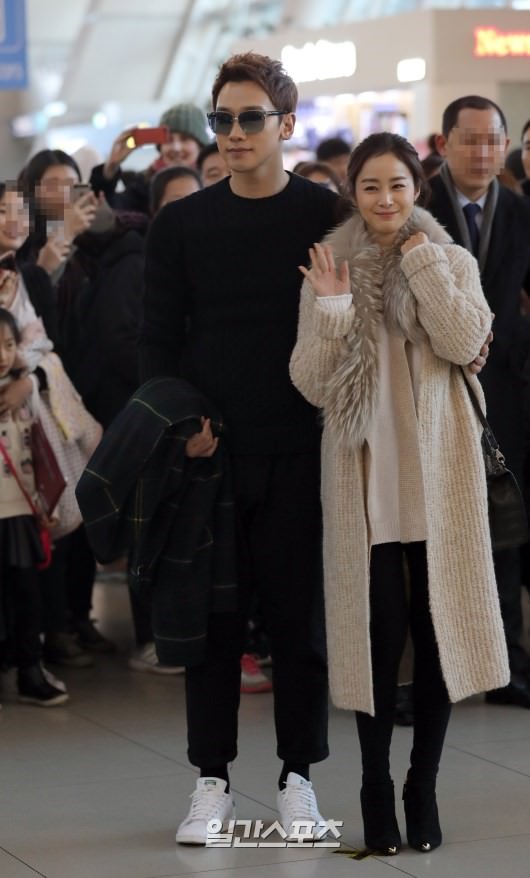 金泰希与RAIN今日升级为父母