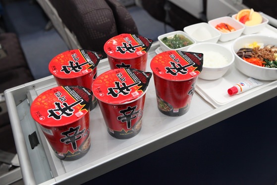 辛拉面为航空公司提供3000万份