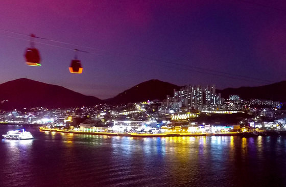 看丽水夜景 乘海上缆车