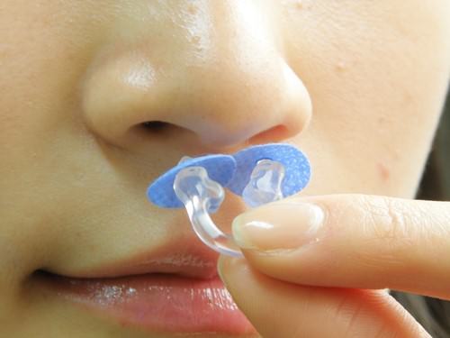 鼻罩、便携式氧气罐.雾霾催生的产品