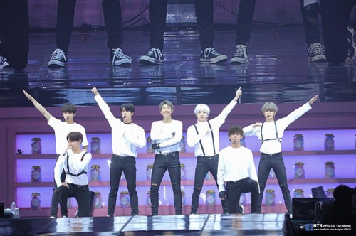 BTS（官方脸谱）