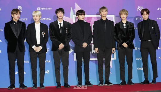 防弹少年团获第27届首尔歌谣大赏