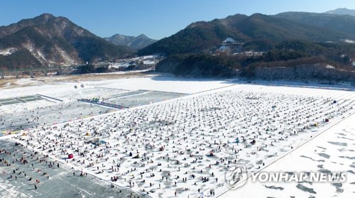 第18届麟蹄冰鱼节开幕 冰钓人气旺