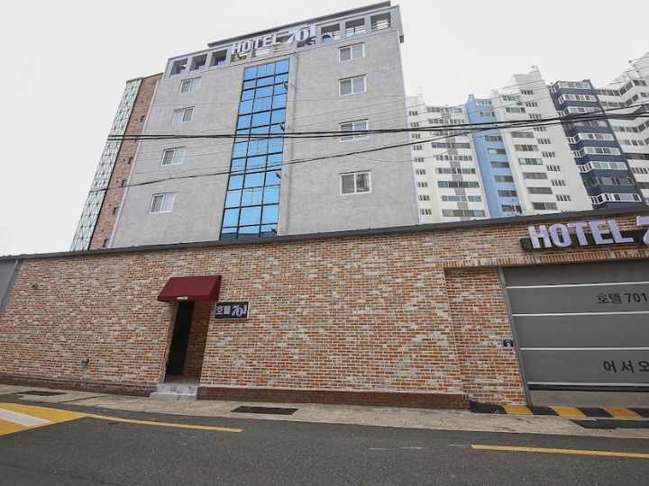 Hotel 701