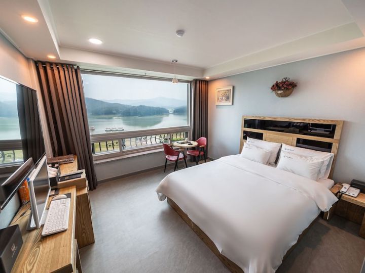 Anseong Lake Hotel