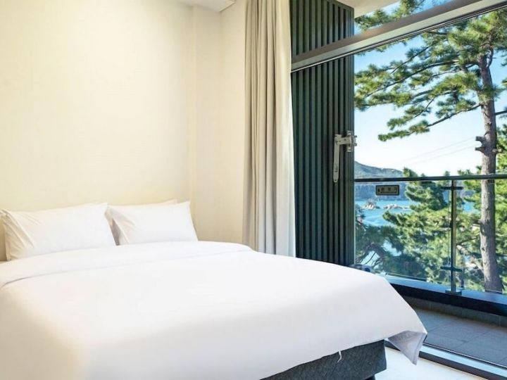 Hillsnorkelbeach hotel