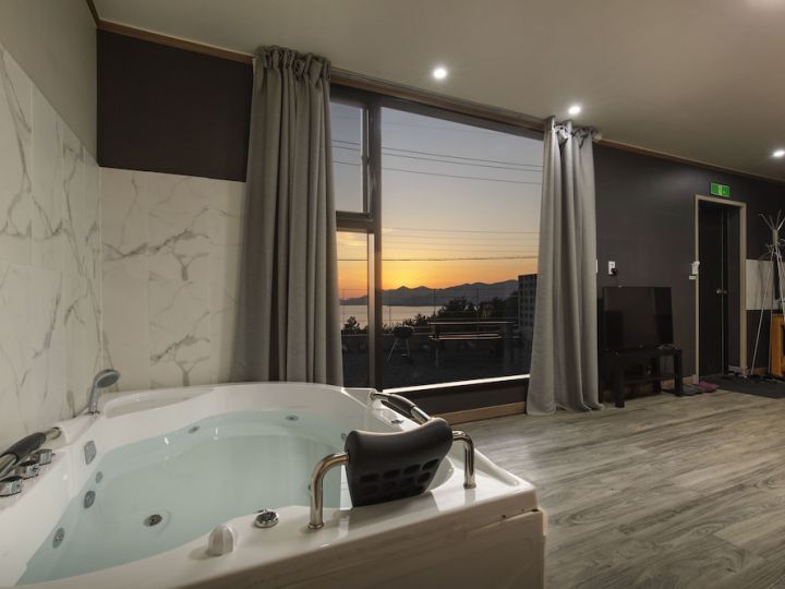 Namhae Butkokgiljinaseo