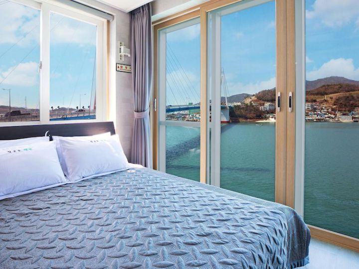 Yeosu Janggun Island Pension