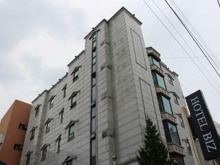 钟路仁寺洞商务酒店