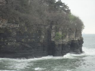 海水侵蚀的悬崖