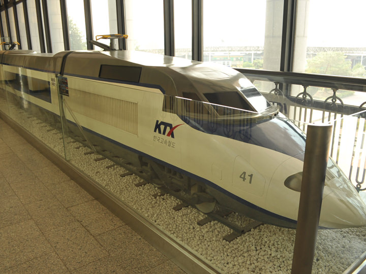 KTX高速列车模型
