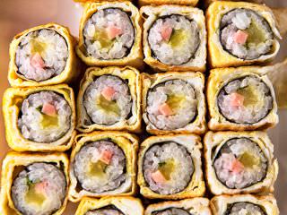 加入胡萝卜、香肠、菠菜,细长是特点