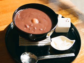 冬季限定菜单“红豆粥”，除此之外还有其他的美味菜单！一定不要错过 ※照片提供：付冰